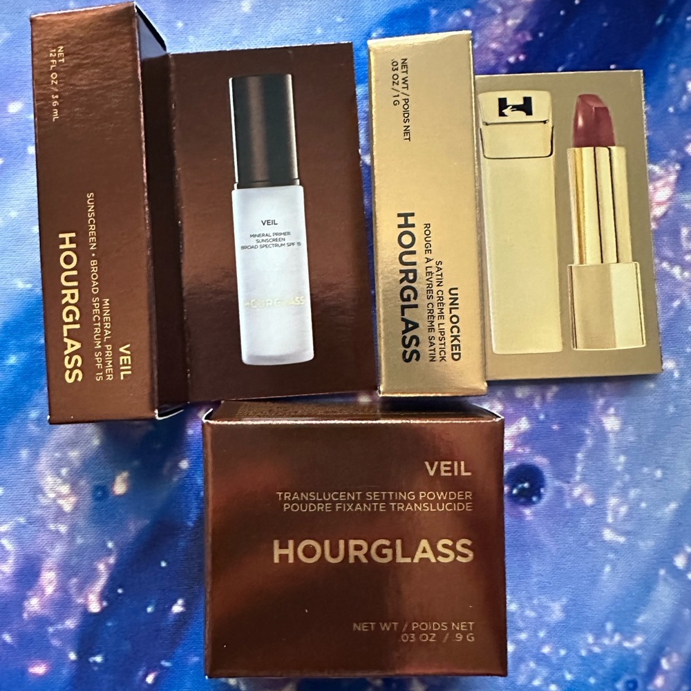 Hourglass Travel Lot
